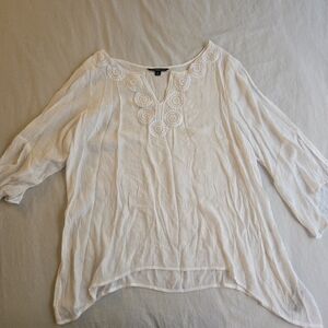 Zac & Rachel White Embroidered Neckline Tunic Handkerchief Hem Blouse